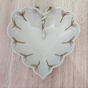 Limoges France Decor Main Leaf Shaped Trinket Dish Gold Trim Petite Pin Dish